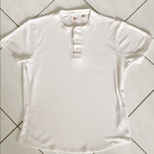 Levi’s Short Sleeve Henley Shirt